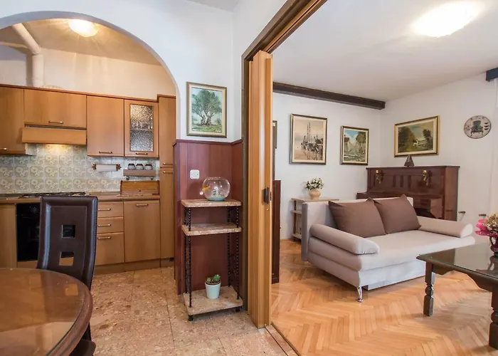 Cherie Τρογκίρ